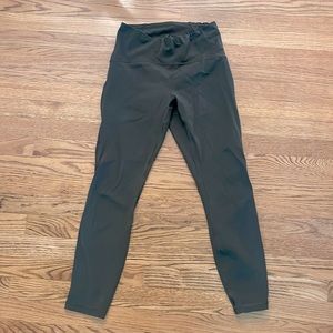 Lululemon - Dark Green Mesh Inset Leggings - 7/8 Length - Size 8